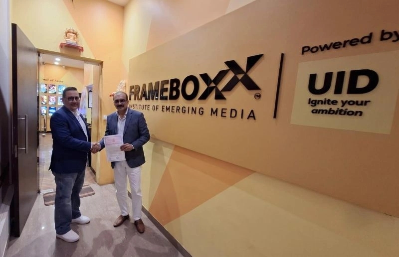 Frameboxx website on laptop, tablet and phone