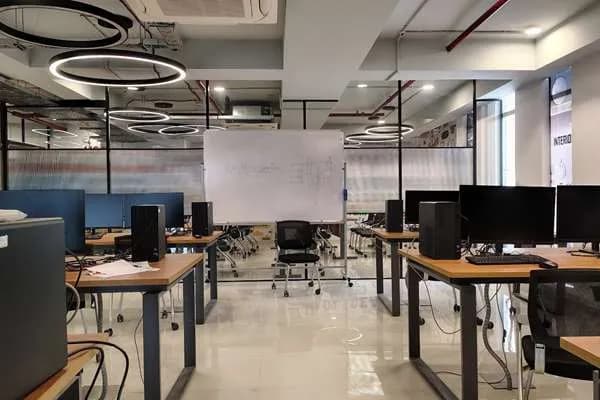 Frameboxx C Scheme campus photograph 6
