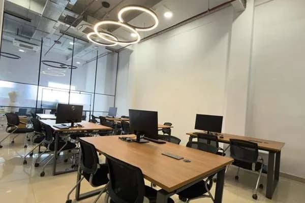 Frameboxx Park Street campus photograph 1