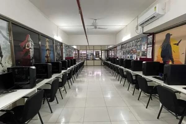 Frameboxx Silver Oak campus photograph 1